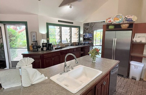 Estate Chocolate Hole and Great Cruz Bay Villa | Serve Up Relaxation: Tennis Villa with Pool, A/C, Tennis/Pickleball court and beautiful views of Great Cruz Bay