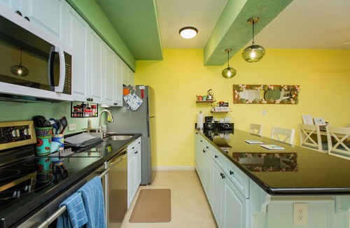 Estate Golden Rock Condo | Shore Beats Work - SUMMER SPECIAL - only 190.00 per night