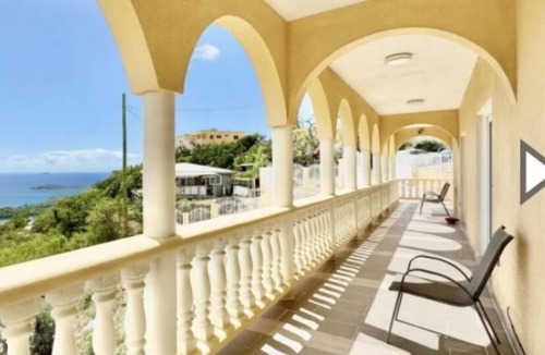 Benner House | Simby D'lo A Presidential House Spectacular View.Pack up your luggage n move in.
