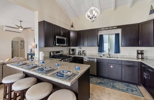 Green Cay Plantation Villa | Sleeps 9 - Generator - Central Location - POOL!