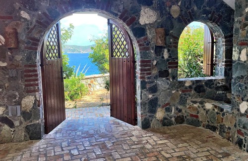 Estate Emmaus Villa | Soft breezes, rainbows, breath taking views