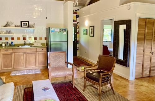 Estate Emmaus Apartment | Solar Power! Easy Access, Great Location, Garden Setting, Walk to Coral Bay