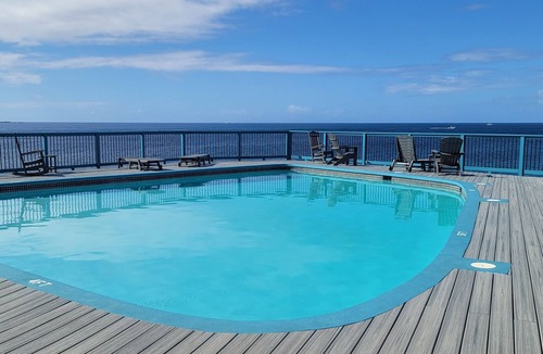 Bolongo Bay Condo | Sound of the Sea