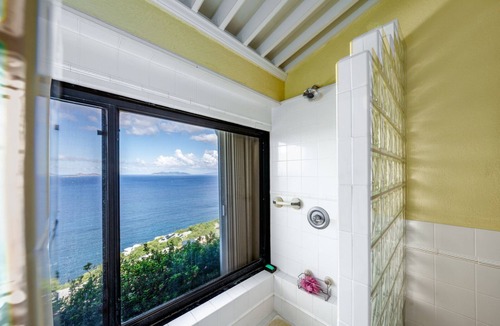 Estate Lovenlund Condo | Spacious 2BR Condo with AMAZING Views & a great location!