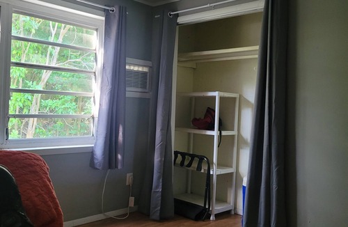 Orange Grove Apartment | spacious 3 bd, 2 ba. nwsh/dry onsite - AC - stable Wi-Fi - full kitchen