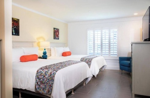 Estate East Street Hotel | Spacious and Stylish City View Room Perfect for Families Exploring the Island's
