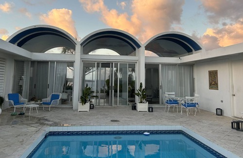 Slob Villa | Spectacular East End Midcentury Modern Villa