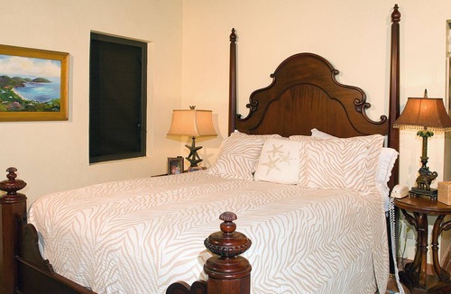 Rendezvous & Ditleff Villa | Spectacular Luxury Beach Villa on Klein Bay. Just steps to the Beach!