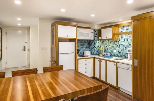 Frydendal Condo | St. Thomas | Beach & Pool Access | 2BR Suite