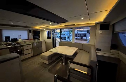 Flag Hill Boat Rental | Stay Aboard Our Luxurious Catamaran in Paradise