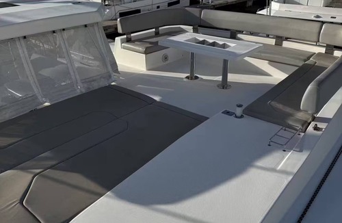 Flag Hill Boat Rental | Stay Aboard Our Luxurious Catamaran in Paradise