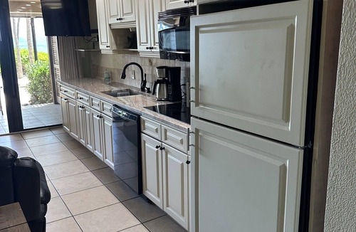 Estate Smith Bay Condo | STOP LOOKING! YOU HAVE FOUND YOUR SPOT IN PARADISE! SEE TOP 10 REASONS !