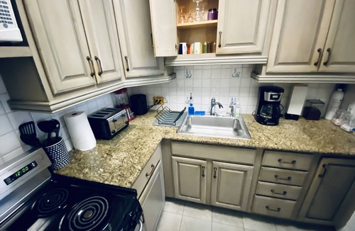 Red Hook Apartment | Studio - Walk to Sapphire Beach! With back-up power, an automatic Generator