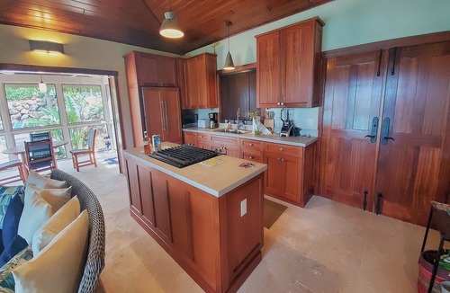 Estate Hawksnest Cottage | Stunning North Shore Honeymoon Cottage
