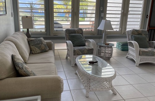 Slob Condo | Sun, Ocean, Beach, Golf, Tennis, Hiking, Sailing, Snorkling, Diving