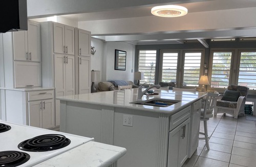 Slob Condo | Sun, Ocean, Beach, Golf, Tennis, Hiking, Sailing, Snorkling, Diving