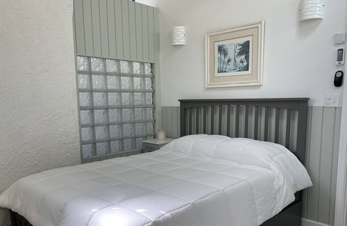 Slob Condo | Sun, Ocean, Beach, Golf, Tennis, Hiking, Sailing, Snorkling, Diving