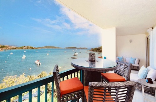 Nazareth Condo | Sunkissed Serenity- an Island Chic & Breathtaking Beachfront Home at Cowpet Bay