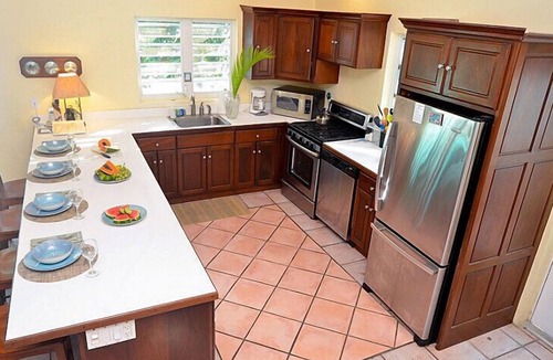 Hart Bay Villa | Sunset Beach: Beachfront Villa! Pool! Hot Tub!