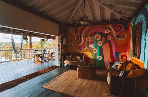 Hart Bay House | Sunset Shanti - artist's oasis with sunset view