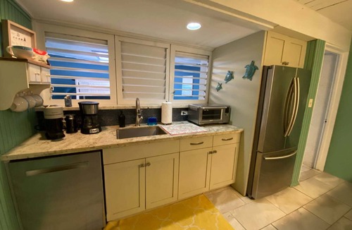 Estate Southgate Condo | Teagues Bay Hideaway - Ocean View Cottage