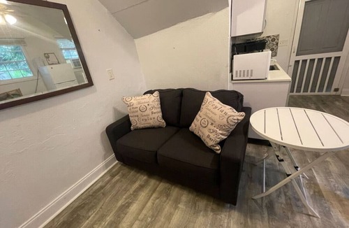 Estate East Street Apartment | The Island Nook - A Cozy Retreat