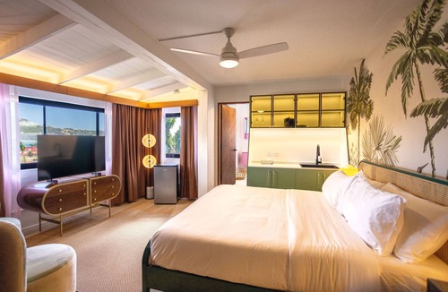 Estate Queens Quarter Hotel | The Pink Palm Hotel - King Room