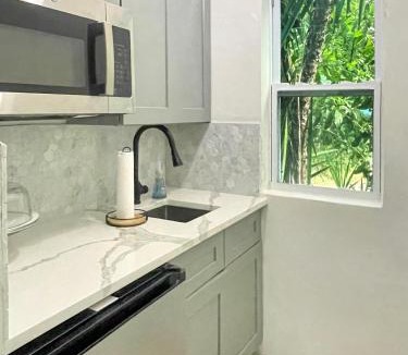 Sion Farm House | The Sunshine House