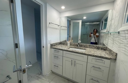 Bolongo Bay Apartment | This condo overlooking the Carribean Sea is perfect for family or group outings.