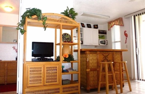 Bolongo Bay Condo | This gorgeous studio on the Oceanfront is perfect for couples!