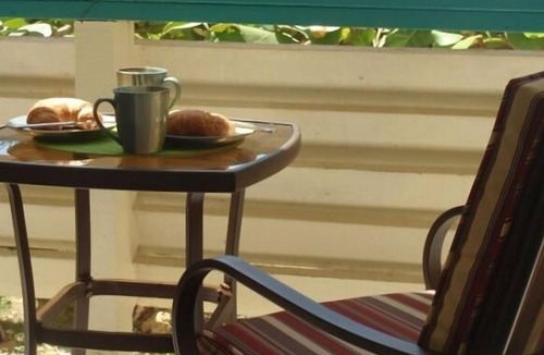Bolongo Bay Condo | This gorgeous studio on the Oceanfront is perfect for couples!