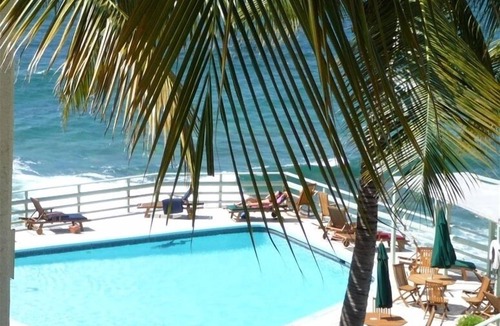 Bolongo Bay Condo | This gorgeous studio on the Oceanfront is perfect for couples!