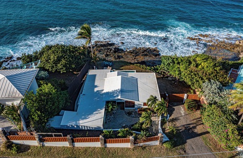 Estate La Vallee House | THIS IS IT! SEAFRONT RETREAT W/BEACH ACCESS & POOL