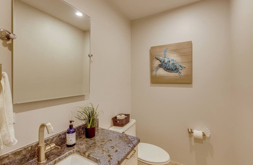 Nazareth Condo | Top-Floor Elysian Penthouse w/Rooftop Sun Deck!
