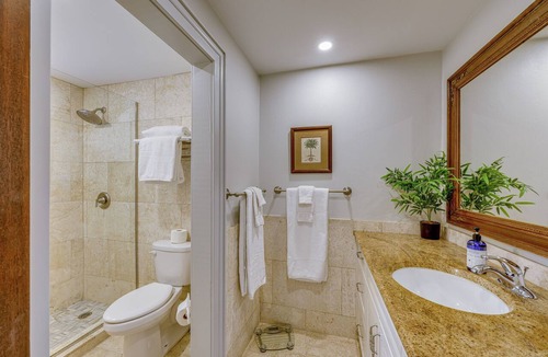 Nazareth Condo | Top-Floor Elysian Penthouse w/Rooftop Sun Deck!