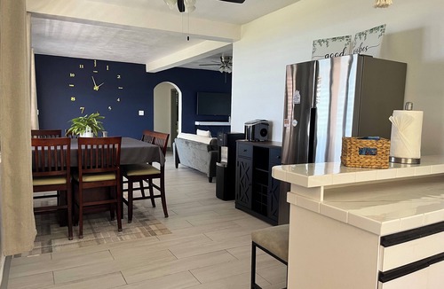 Estate Bordeaux Apartment | Tropical Oasis 🇻🇮Stunning ocean view, minutes drive to Brewers Beach!🇻🇮🏝