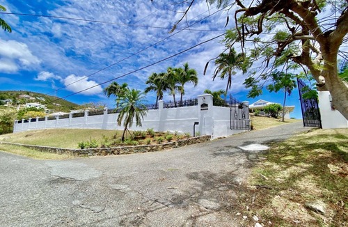 Estate Bakkero House | Tropical Private Gated Estate - Ocean, Island & Harbor Views!