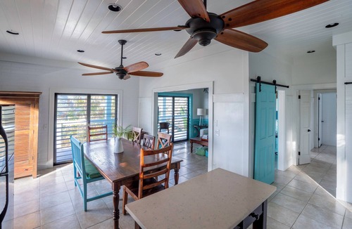 Ajax Peak House | Verandah-style Living Overlooking Coral Bay
