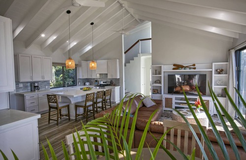 Estate Parcel of Gift and Regenback Villa | Villa Mad-de-Lis 4 bedroom, sunset view, private pool, backup power RAVE reviews