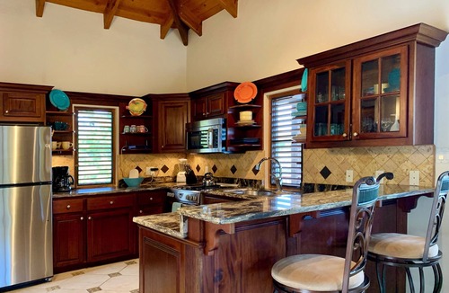 Estate Emmaus House | Villa Madeline ~ Cozy Hillside Villa w/Solar!