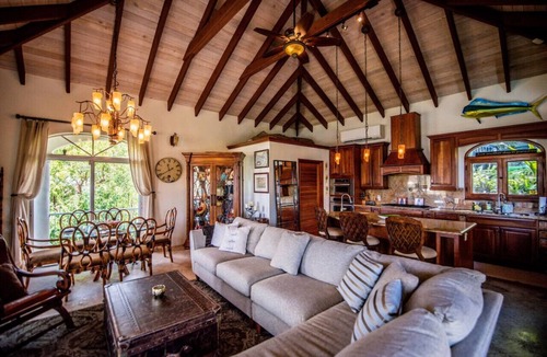 Hart Bay House | Villa Romance Free Concierge services