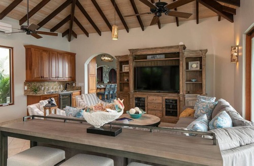 Contant Farms House | Villa Royce -Defining Luxury-Pool-Tesla backup power!