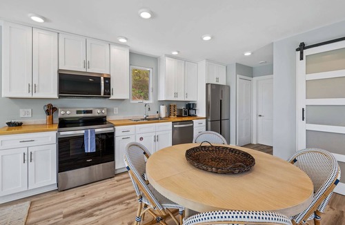 Estate Frenchman Bay House | Walk to Beach + Dining | Private Pickleball Court