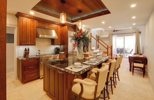 Nazareth Condo | Walk to Beach: St Thomas Condo w/Balconies