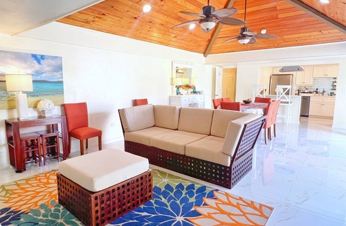Frydendal Condo | Walk to Coki Beach! POOL - Remodeled 3BR Condo