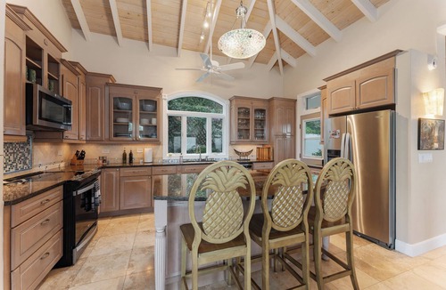 Estate Peterborg House | Wander St. Thomas Shores