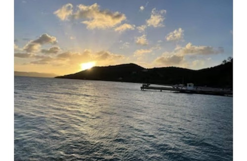 Great Cruz Bay House | Westin Bay Vista: 3BR for Valentines Day 2/8/2026 -2/15/2026!