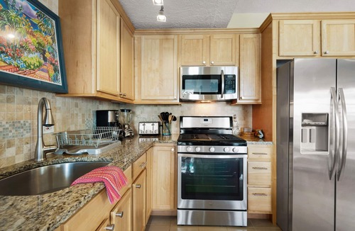 Red Hook House | YOUR CARIBBEAN RESET — 4 Nights of Pure Island Relaxation FALL RATE SPECIAL