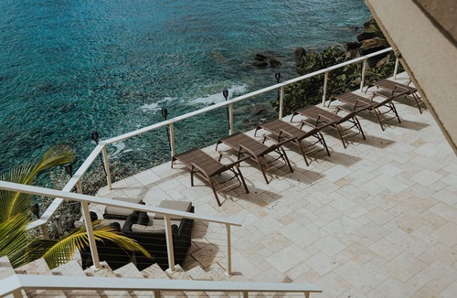 Peterborg Villa | Your own private beach!