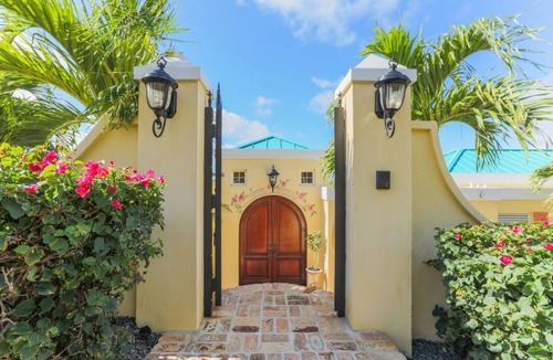 Grapetree Villa | Your private resort! Enjoy the island's best sunsets!